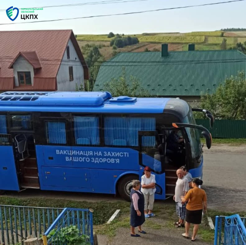 Вакцинальний автобус продовжує курсувати територіальними громадами області