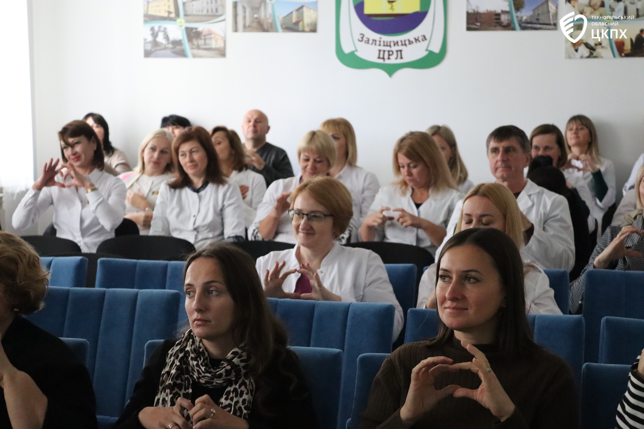 До Всесвітнього дня психічного здоров'я у Заліщицькому ЦПМСД відбувся воркшоп «Дбаю про себе»