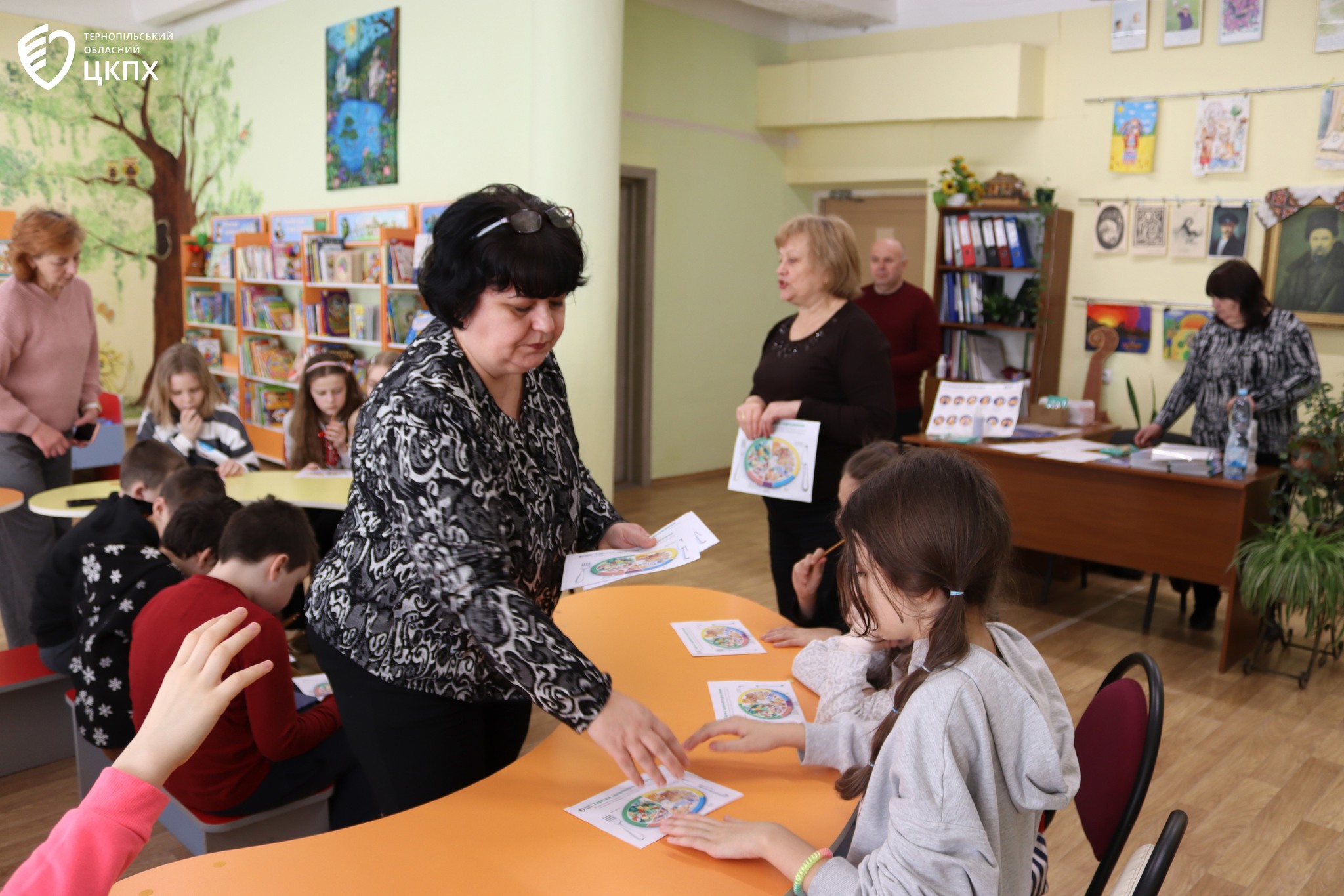 Фахівці ДУ «Тернопільський ОЦКПХ МОЗ» провели «Територію здоров’я» зі школярами Тернопільської загальноосвітньої школи І-ІІІ ступенів-економічного ліцею №9 імені І. Блажкевич у Тернопільській дитячій бібліотеці