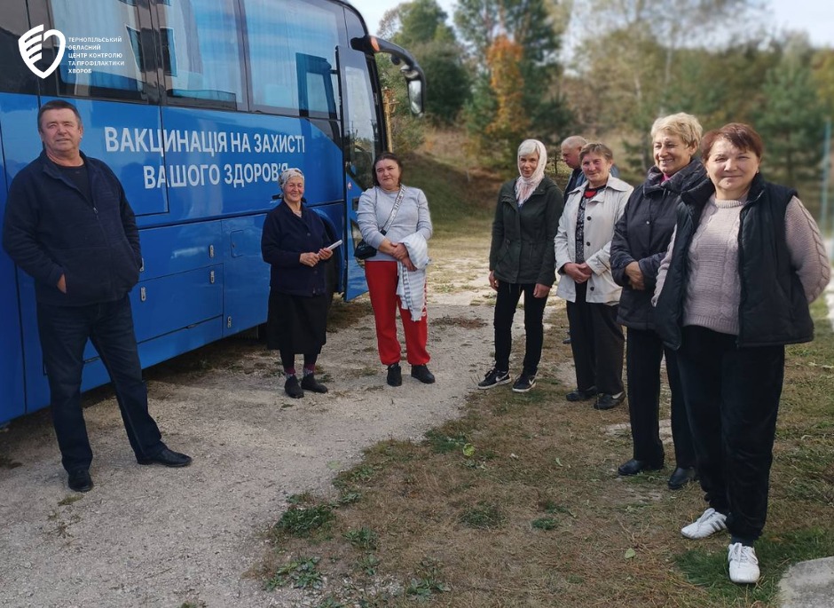 Вакцинальний автобус Тернопільського міськрайонного центру ДУ "Тернопільський ОЦКПХ МОЗ України" продовжує свою роботу