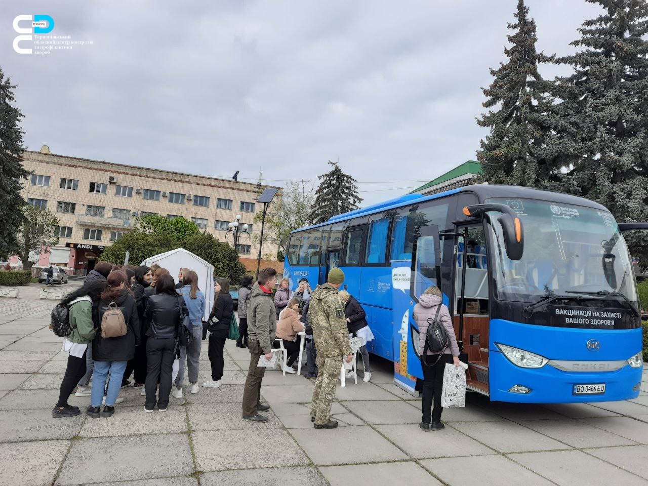 💪 Відважні та захищені: чортківчани робили кілька щеплень одночасно